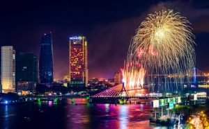 Da Nang ruc ro trong phao hoa 1